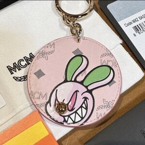 💕🔹️ MCM🔹️  visetos x SAMBYPEN Round Limited Edition  Charm